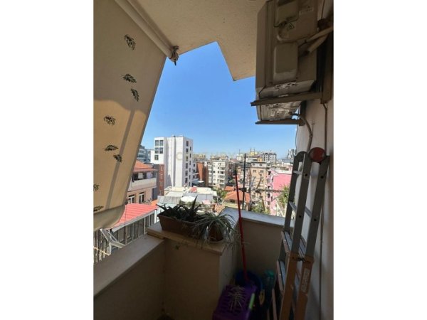 Tirane, jepet me qera apartament 2+1 Kati 6, 130 m² 900 € (Qender)