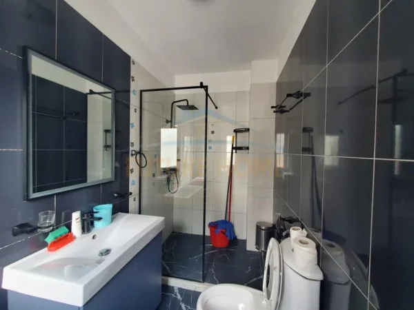 Tirane, jepet me qera apartament 2+1 Kati 4, 104 m² 450 € (PRANE RESTORANT FRESKUT)