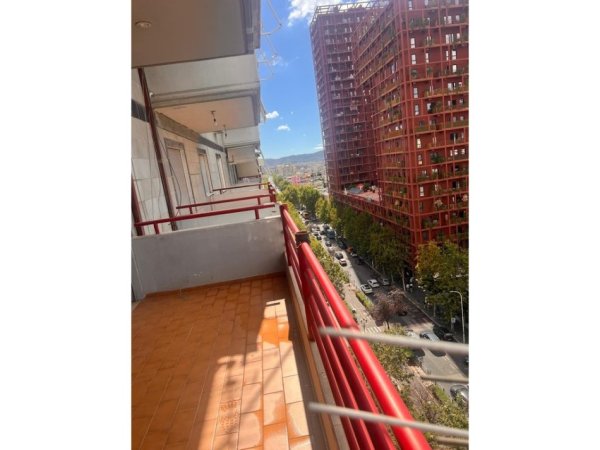 Tirane, jepet me qera apartament 2+1 Kati 9, 100 m² 600 € (Rruga e Kavajes)