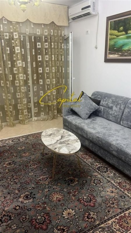 Tirane, jepet me qera apartament 1+1 Kati 3, 70 m² 500 € (ZOGU I ZI)