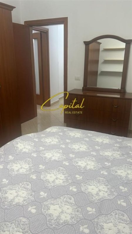 Tirane, jepet me qera apartament 1+1 Kati 3, 70 m² 500 € (ZOGU I ZI)