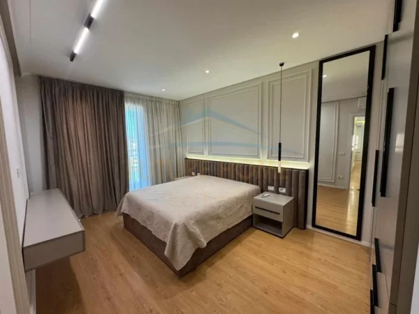 Tirane, jepet me qera apartament 2+1+Ballkon Kati 8, 107 m² 800 € (Rezidenca Future Home)  UNA56065