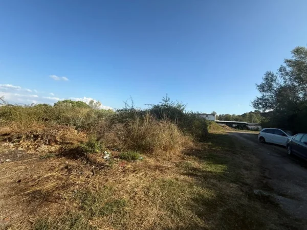 !!!!!ULET CMIMI .........Tirane, shitet truall , 4.976 m² 39.000.000 LEKE (Berxulle)