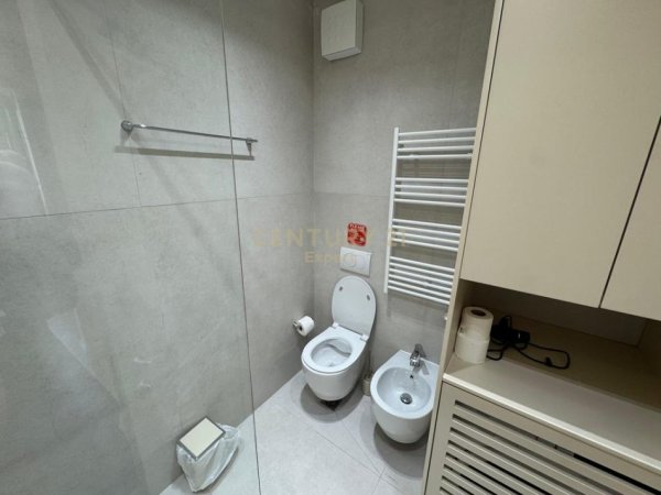 Tirane, jepet me qera apartament 1+1 Kati 6, 60 m² 700 € (Kopshti Botanik)