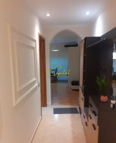 Tirane, jepet me qera apartament 1+1 Kati 3, 70 m² 620 € (ISH BLLOKU)