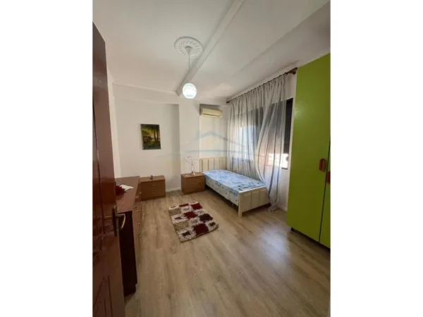 Tirane, shitet apartament 2+1 Kati 7, 100 m² 135.000 € (5 Maji)