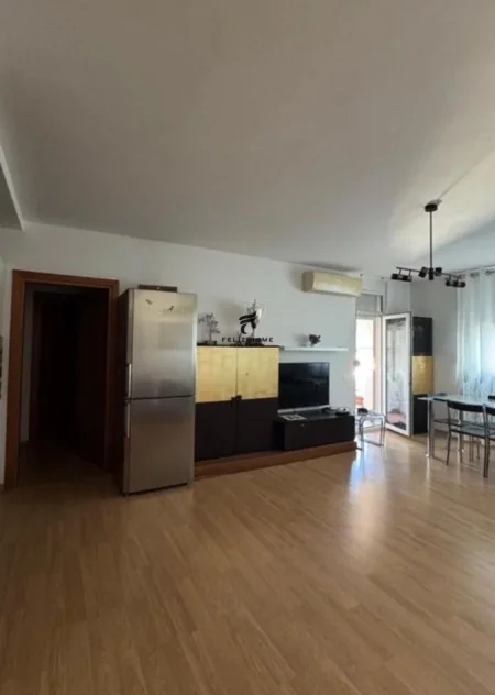 jepet me qera apartament 2+1 Kati 3, 105 m² 600 € (RRUGA RRAPO HEKALI)