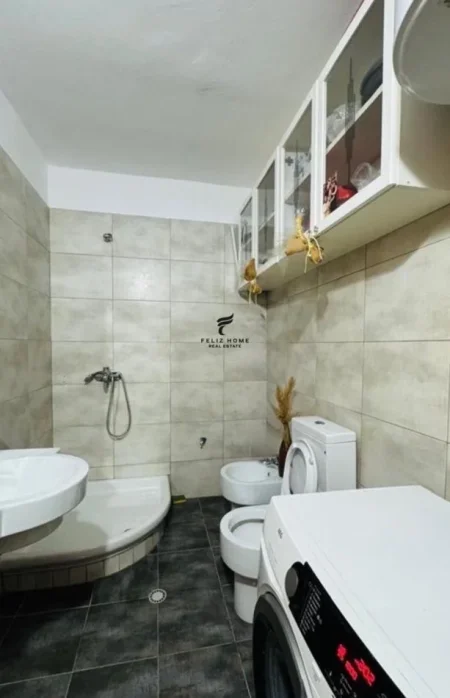 jepet me qera apartament 2+1 Kati 3, 105 m² 600 € (RRUGA RRAPO HEKALI)