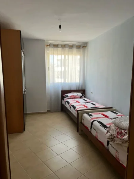 Tirane, jepet me qera apartament 2+1 Kati 5, 400 €