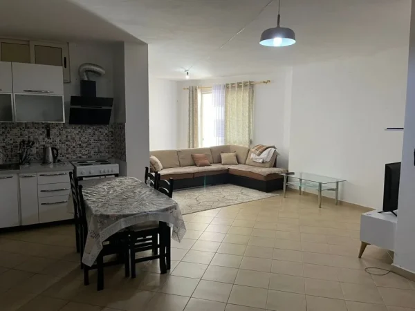 Tirane, jepet me qera apartament 2+1 Kati 5, 400 €