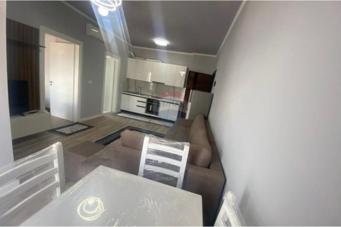 Tirane, jepet me qera apartament 1+1 Kati 9, 47 m² 500 € (Rruga Lucie Miloti)