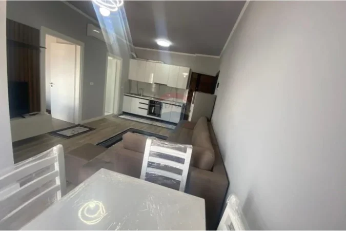 Tirane, jepet me qera apartament 1+1 Kati 9, 47 m² 500 € (Rruga Lucie Miloti)