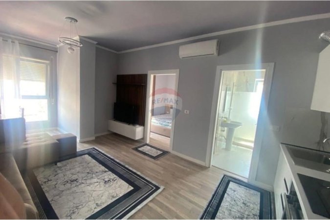 Tirane, jepet me qera apartament 1+1 Kati 9, 47 m² 500 € (Rruga Lucie Miloti)