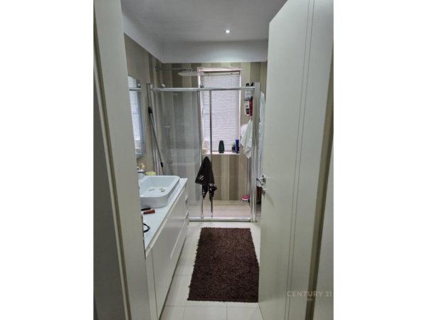 Tirane, shitet apartament 3+1 Kati 3, 115 m² 380.000 € (Bllok)