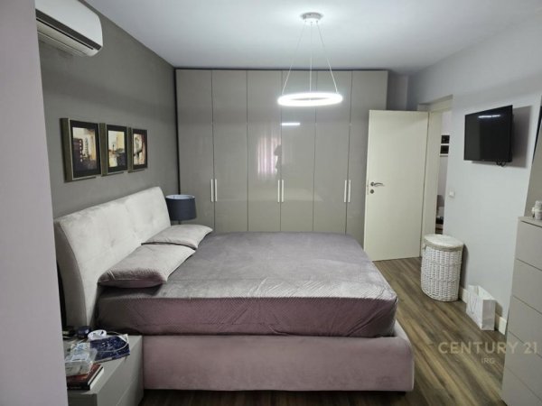Tirane, shitet apartament 3+1 Kati 3, 115 m² 380.000 € (Bllok)