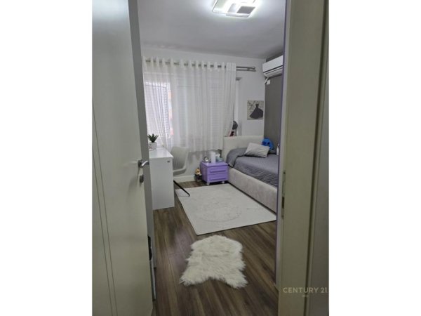 Tirane, shitet apartament 3+1 Kati 3, 115 m² 380.000 € (Bllok)