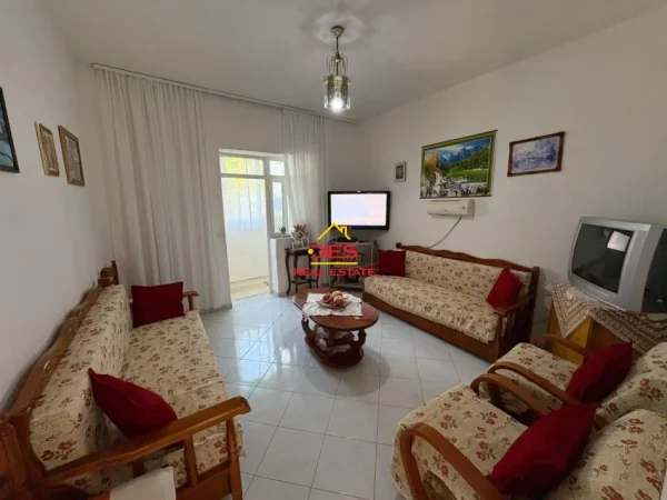 Vlore, shitet shtepi 2+1+Ballkon Kati 0, 107 m² 90.000 € (Rruga Mitaq Sallata ,Vlorë)