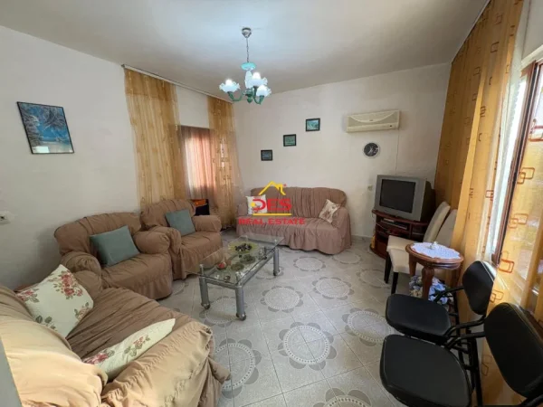 Vlore, shitet shtepi 2+1+Ballkon Kati 0, 107 m² 90.000 € (Rruga Mitaq Sallata ,Vlorë)