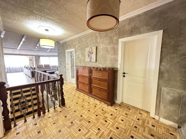 Tirane, shitet apartament+verande | Penthouse 3+1 Kati 7, 330 m² 800.000 € (Kompleksi Dinamo)