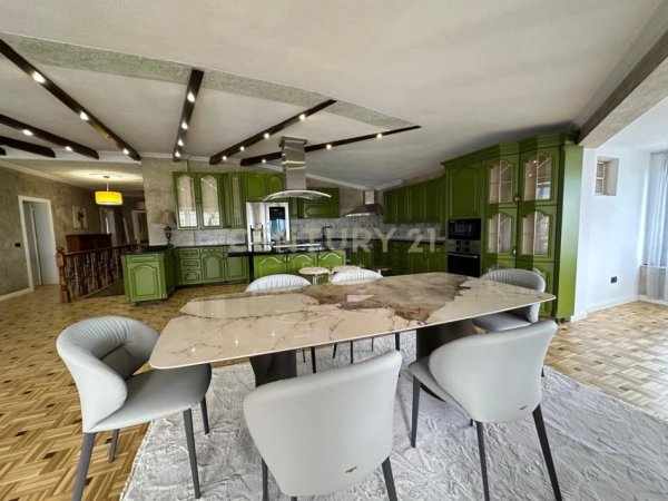 Tirane, shitet apartament+verande | Penthouse 3+1 Kati 7, 330 m² 800.000 € (Kompleksi Dinamo)