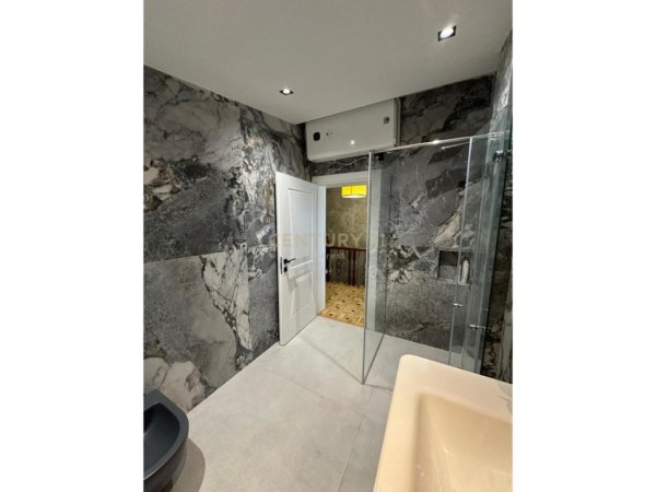 Tirane, shitet apartament+verande | Penthouse 3+1 Kati 7, 330 m² 800.000 € (Kompleksi Dinamo)