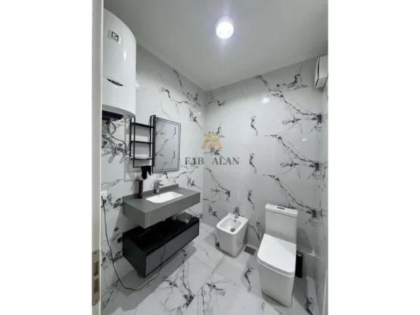 Tirane, shitet apartament 2+1+2 Kati 2, 260.000 € (Liqeni i Tiranes)