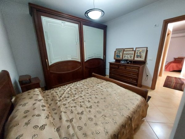 Tirane, jepet me qera apartament 1+1 Kati 2, 74 m² 550 € (Delijorgji)