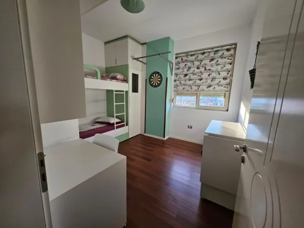 Tirane, jepet me qera apartament 2+1 Kati 3, 73 m² 600 € (Rruga Zenel Bastari)