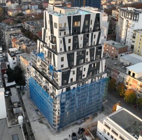Tirane, shitet apartament 2+1 Kati 5, 104 m² 292.000 € (RRUGA BARRIKADAVE)