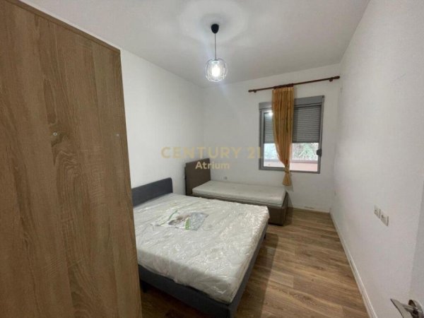 Tirane, jepet me qera apartament 1+1 Kati 2, 60 m² 400 € (Materniteti i Ri)