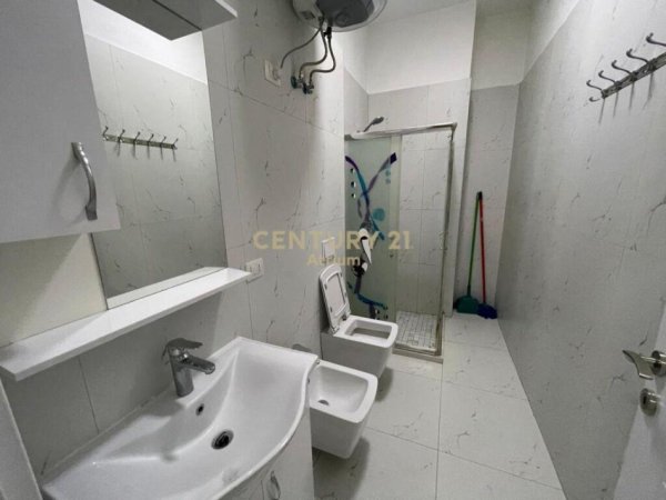 Tirane, jepet me qera apartament 1+1 Kati 2, 60 m² 400 € (Materniteti i Ri)