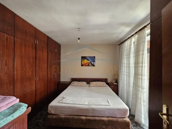 Tirane, jepet me qera apartament 4+1 , 120 m² 800€ (Rruga Mine Peza)