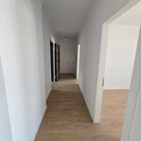 Tirane, shitet apartament 2+1+Ballkon Kati 5, 56 m² 128.000 € (Don Bosko)