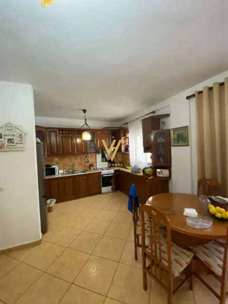 Tirane, jepet me qera apartament 2+1+Ballkon Kati 1, 105 m² 170.000 € (KODRA E DIELLIT)