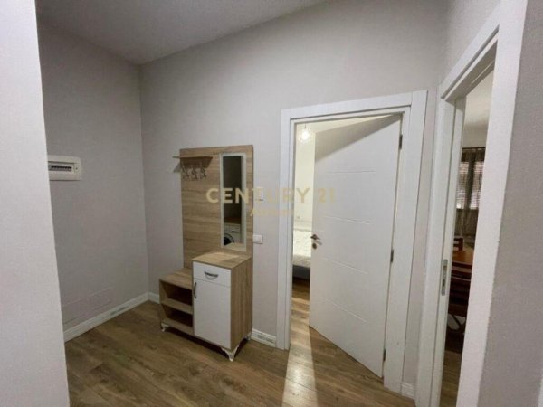 Tirane, jepet me qera apartament 1+1 Kati 2, 58 m² 400 € (Materniteti i Ri)