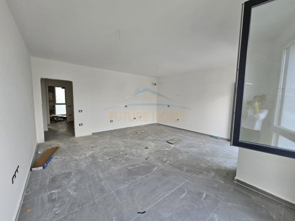 Tirane, shitet apartament 2+1+Ballkon Kati 3, 124 m² 208.000 € 