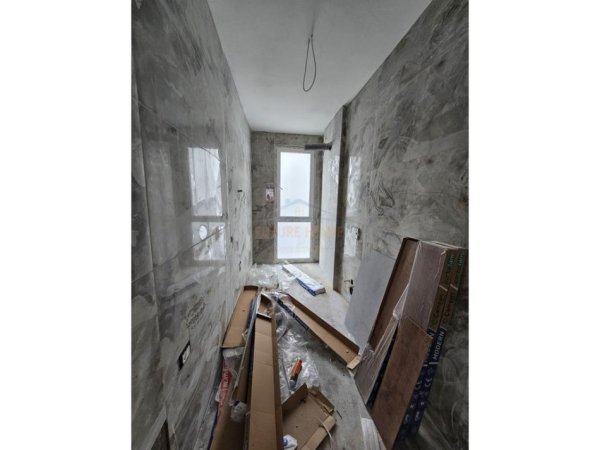 Tirane, shitet apartament 2+1+Ballkon Kati 3, 124 m² 208.000 € 