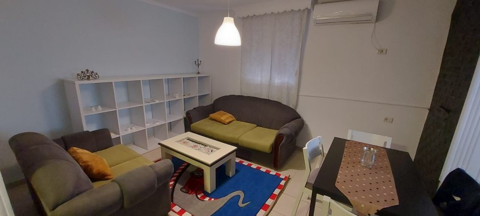 Tirane, jepet me qera apartament 2+1+Ballkon Kati 5, 80 m² 380 € (Ali Demi)