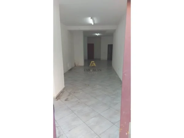 Tirane, jepet me qera ambjent biznesi Kati 0, 70 m² 400 € (Marteniteti i vjeter)