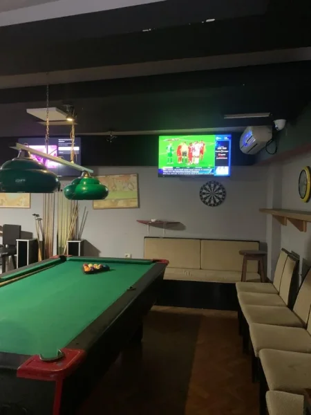 Tirane, shitet dyqan Kati 0, 110 m² 275.000 €