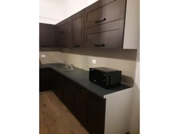 Shqiperi, jepet me qera apartament 1+1 Kati 5, 70 m² 1.000 € 