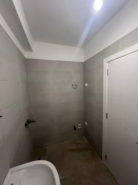Tirane, shes apartament 2+1+Ballkon Kati 1, 96 m² 220.000 € (Myslym Shyri)