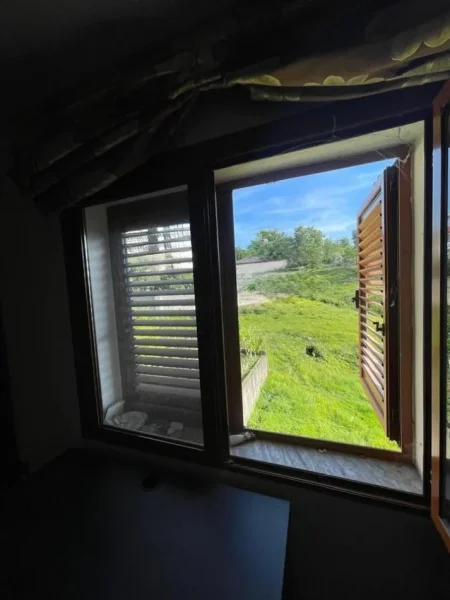 Tirane, shitet Vile 3 Katshe Kati 3, 400 m² 300.000 € (Farke)