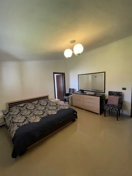 Tirane, shitet Vile 3 Katshe Kati 3, 400 m² 300.000 € (Farke)