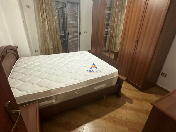 Tirane, jepet me qera apartament 2+1+Ballkon Kati 5, 102 m² 500 € (Marteniteti i ri)