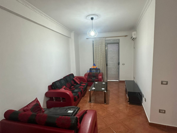 Tirane, jepet me qera apartament 2+1+Ballkon Kati 5, 102 m² 500 € (Marteniteti i ri)