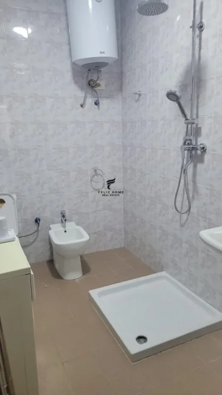 Tirane, jepet me qera apartament 1+1 Kati 1, 60 m² 40.000 € (BRRYL)