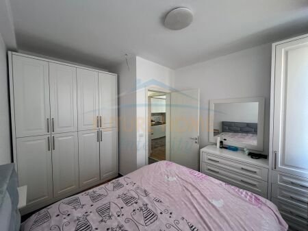 Tirane, jepet me qera apartament 1+1 Kati 3, 63 m² 400 € 