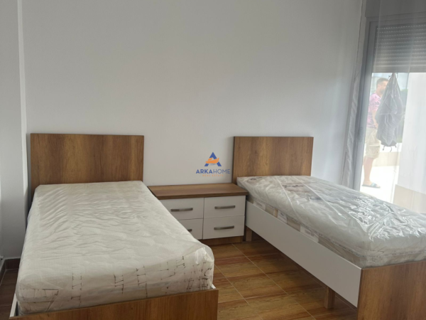 Shqiperi, jepet me qera apartament 3+1+Ballkon Kati 3, 95 m² 750 € (Marteninteti i Ri)