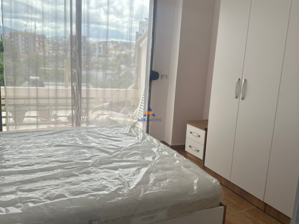 Shqiperi, jepet me qera apartament 3+1+Ballkon Kati 3, 95 m² 750 € (Marteninteti i Ri)